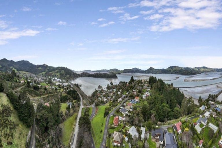 Photo of property in 2 Downes Road, Roseneath, Port Chalmers, 9023