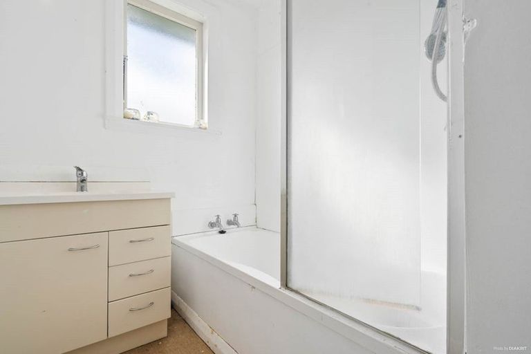 Photo of property in 18 Arimu Road, Papakura, 2110