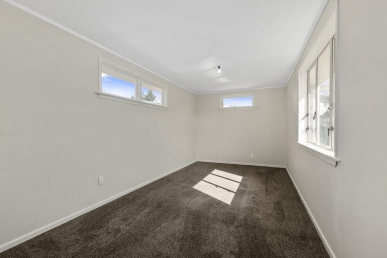 Photo of property in 18 Clapham Grove, Stokes Valley, Lower Hutt, 5019
