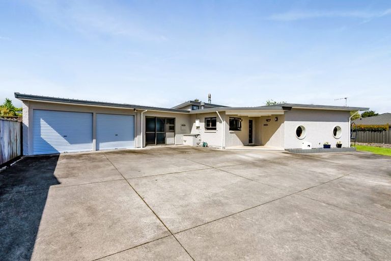 Photo of property in 5 Pokaka Place, Inglewood, 4330