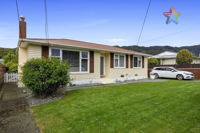 Photo of property in 337 George Street, Stokes Valley, Lower Hutt, 5019