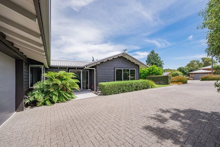 Photo of property in 4 Ferndale Drive, Waikanae, 5036
