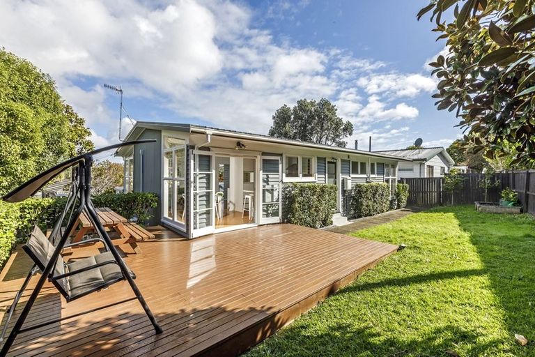 Photo of property in 1/48 Bond Crescent, Forrest Hill, Auckland, 0620