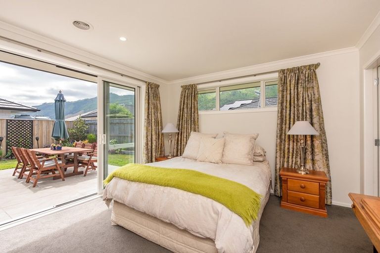 Photo of property in 15 Tapuhikura Street, Waikanae, 5036