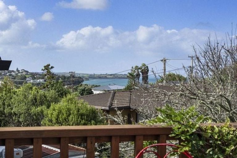 Photo of property in 820 Whangaparaoa Road, Manly, Whangaparaoa, 0930