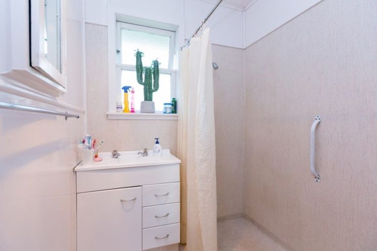 Photo of property in 90 Huatoki Street, Vogeltown, New Plymouth, 4310