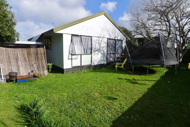 Photo of property in 2 Cameron Place, Ranui, Auckland, 0612