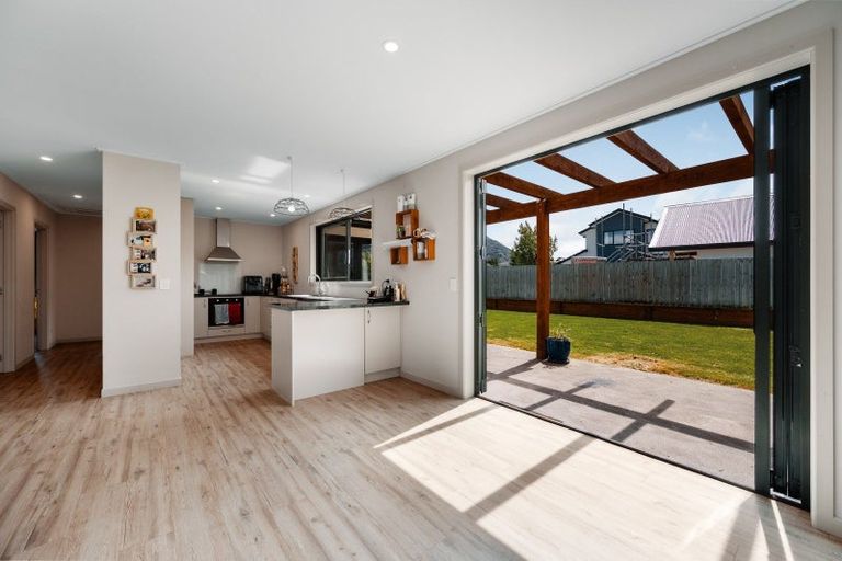 Photo of property in 15 Timsfield Drive, Lake Hawea, Wanaka, 9382