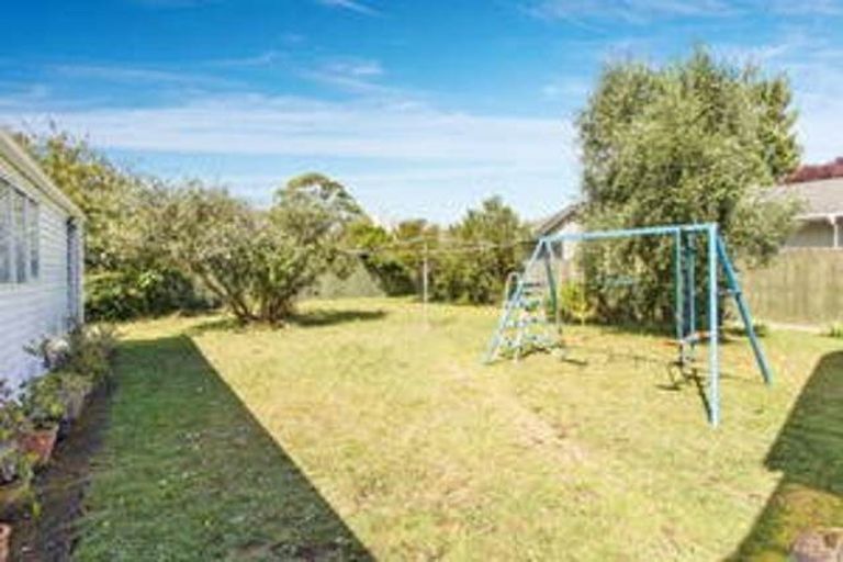 Photo of property in 86 Cobham Crescent, Kelston, Auckland, 0602