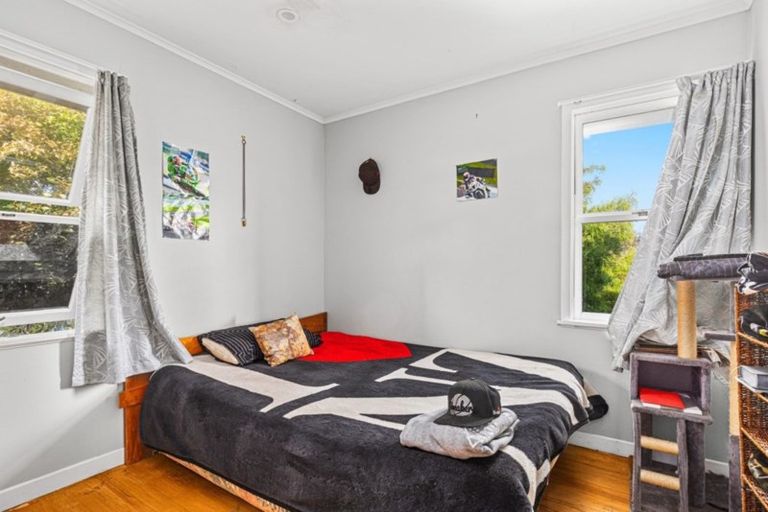 Photo of property in 39 Makiri Street, Helensville, 0800