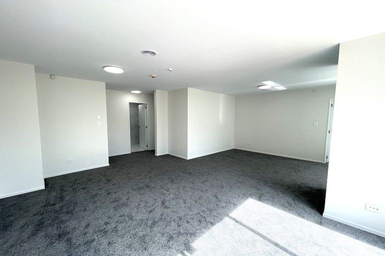 Photo of property in 152 Triangle Road, Massey, Auckland, 0614