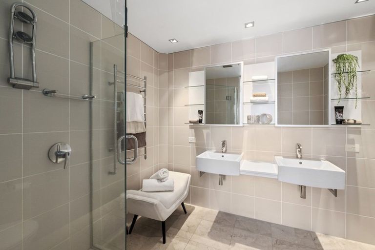 Photo of property in 1/7 The Promenade, Takapuna, Auckland, 0622