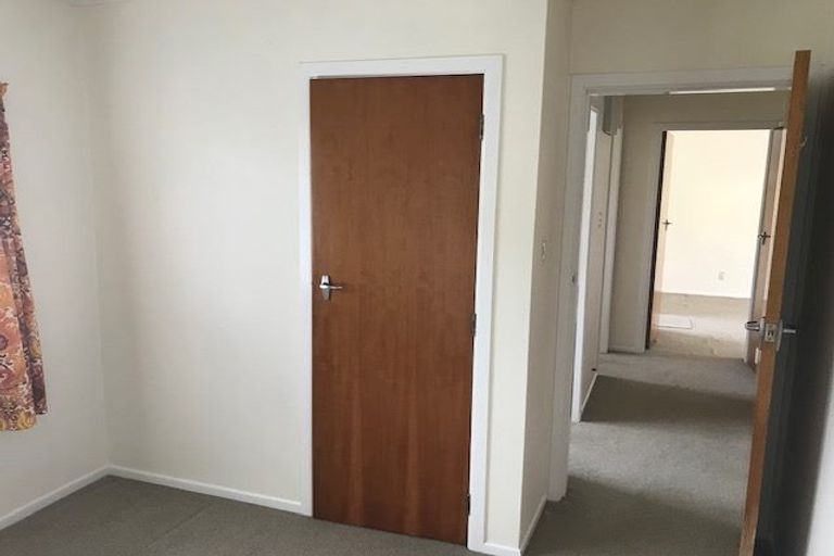 Photo of property in 2/14 Fuller Grove, Woburn, Lower Hutt, 5010