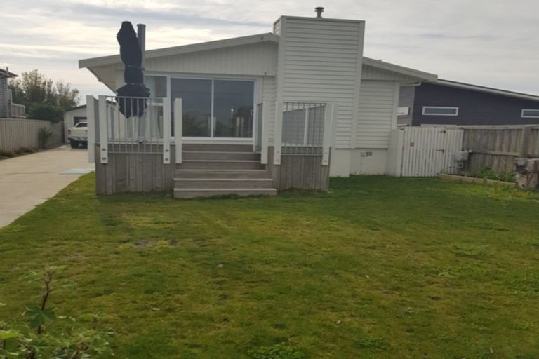 Photo of property in 389 Estuary Road, South New Brighton, Christchurch, 8062