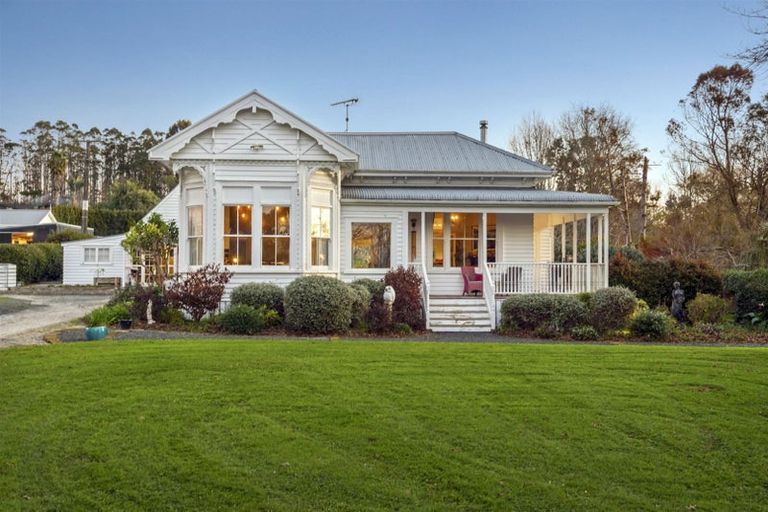 Photo of property in 1073 Kahikatea Flat Road, Waitoki, Kaukapakapa, 0871