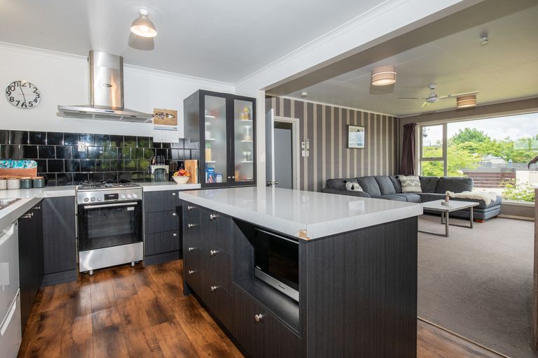 Photo of property in 90 Ashworth Street, Alexandra, 9320