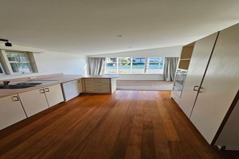 Photo of property in 1/51 Landsdowne Terrace, Cashmere, Christchurch, 8022