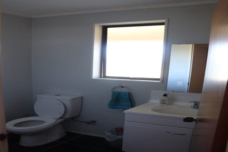 Photo of property in 80 Akaroa Drive, Maupuia, Wellington, 6022