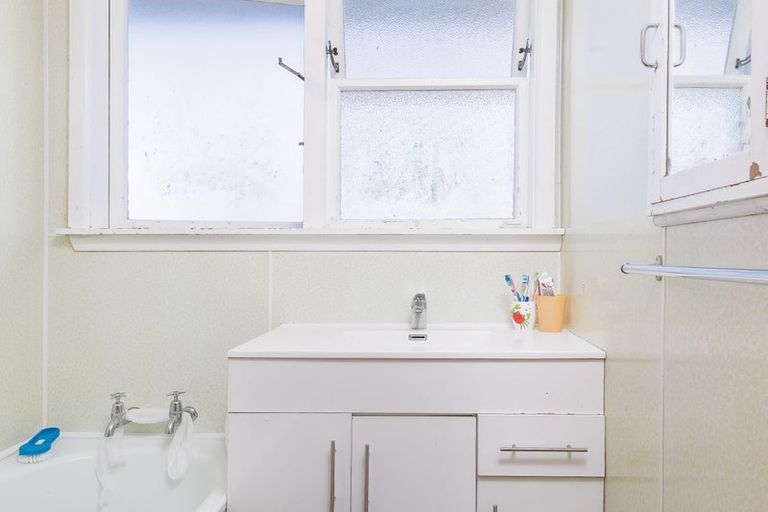 Photo of property in 12 Ruane Street, Glenavy, Waimate, 7980