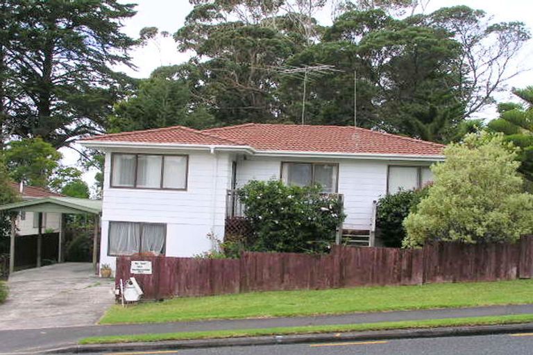 Photo of property in 9 Garton Drive, Massey, Auckland, 0614