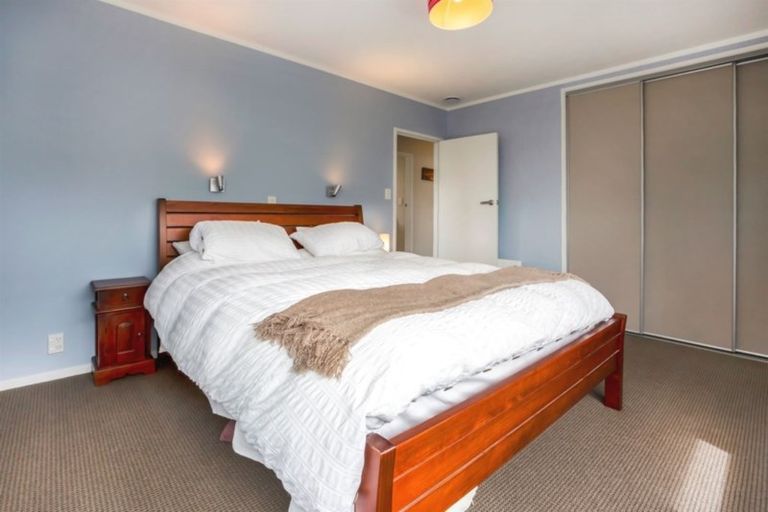 Photo of property in 2 Ayr Place, Papakowhai, Porirua, 5024