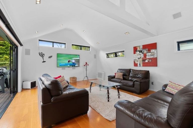 Photo of property in 1/34 Aberdeen Road, Campbells Bay, Auckland, 0620