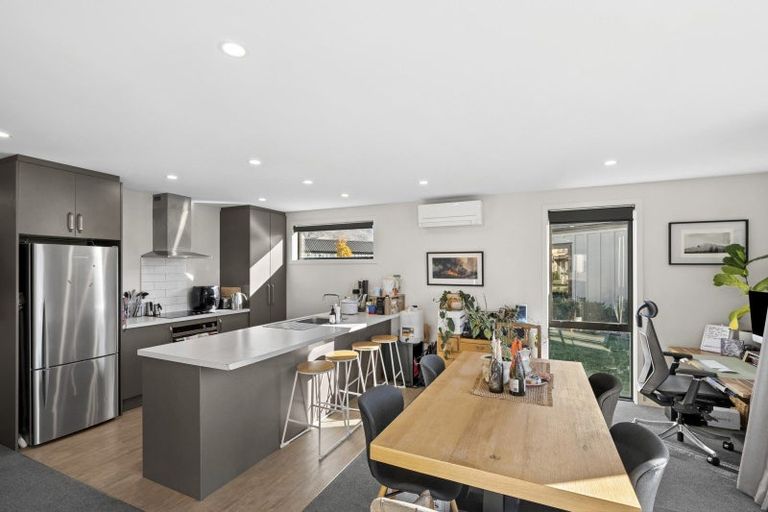 Photo of property in 5 Mount Creighton Crescent, Wanaka, 9305