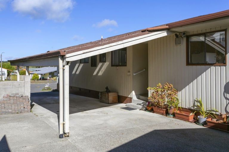 Photo of property in 15 Glengarry Place, Hilltop, Taupo, 3330