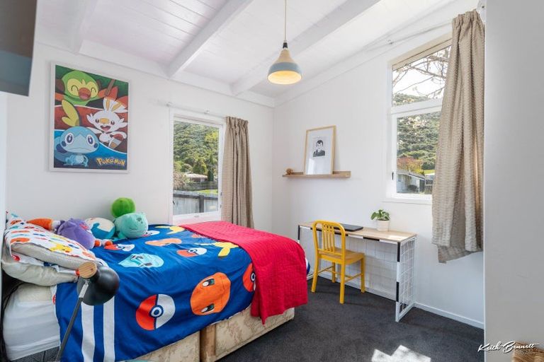 Photo of property in 38 Larchmont Grove, Totara Park, Upper Hutt, 5018