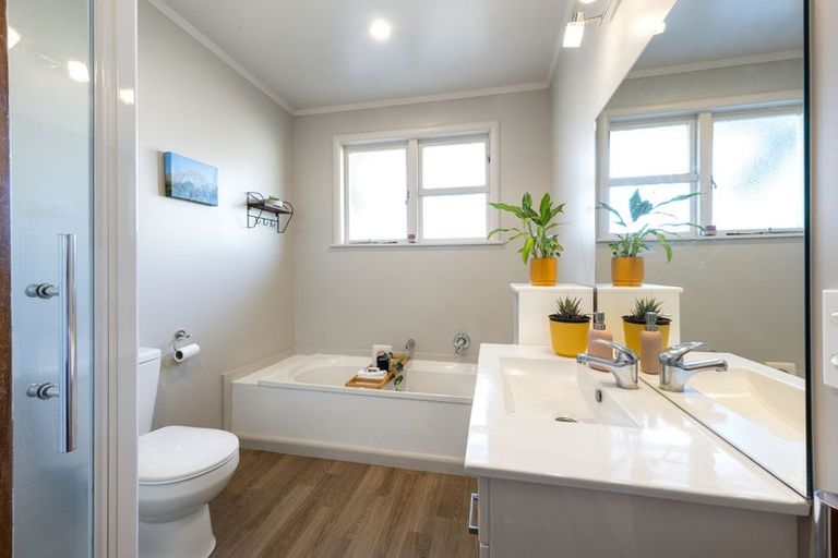 Photo of property in 6 Milburn Lane, Hillcrest, Hamilton, 3216