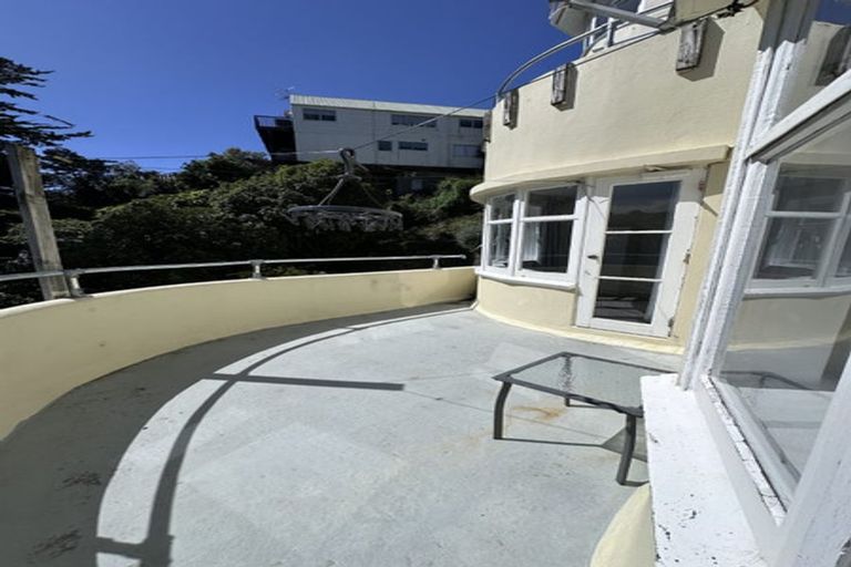 Photo of property in 2/20 Saint Michaels Crescent, Kelburn, Wellington, 6012