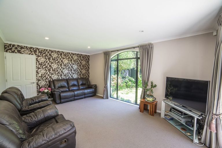 Photo of property in 3 Scarlet Lane, Redwood, Christchurch, 8051