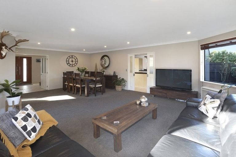 Photo of property in 15 Sandalwood Place, Waimairi Beach, Christchurch, 8083