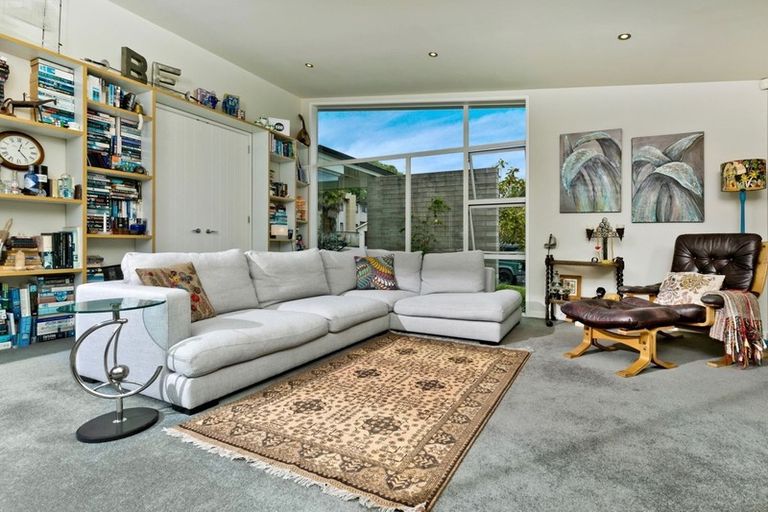 Photo of property in 27 Newbury Place, Schnapper Rock, Auckland, 0632