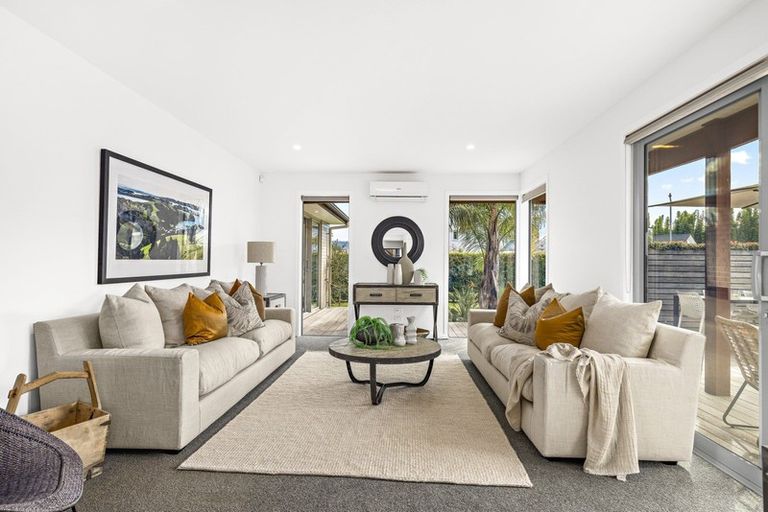 Photo of property in 17 Awanui Crescent, Matakana, Warkworth, 0985