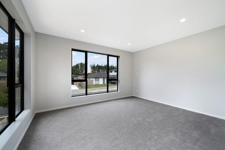 Photo of property in 19 Paihere Street, Huapai, Kumeu, 0810