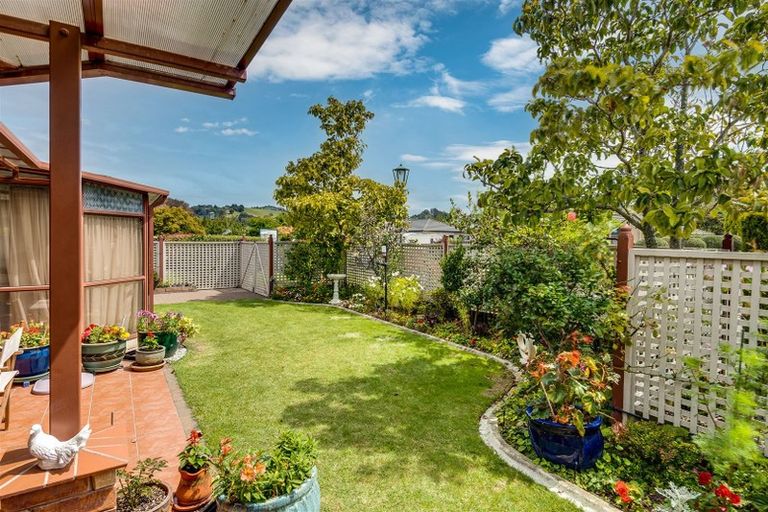 Photo of property in 28 Balmoral Street, Taradale, Napier, 4112
