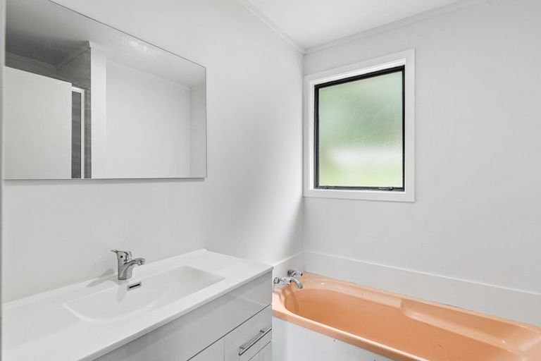 Photo of property in 18 Forglen Place, Tawa, Wellington, 5028