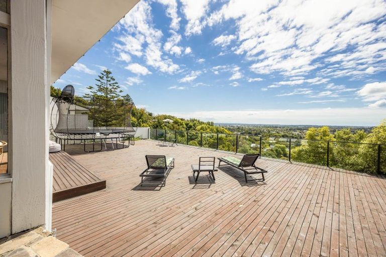 Photo of property in 23 Whareora Terrace, Cashmere, Christchurch, 8022