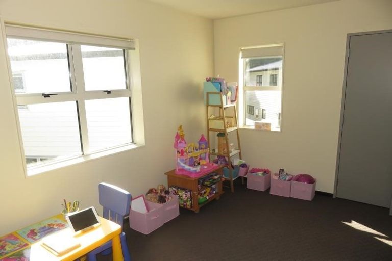 Photo of property in 17 Wantwood Grove, Churton Park, Wellington, 6037