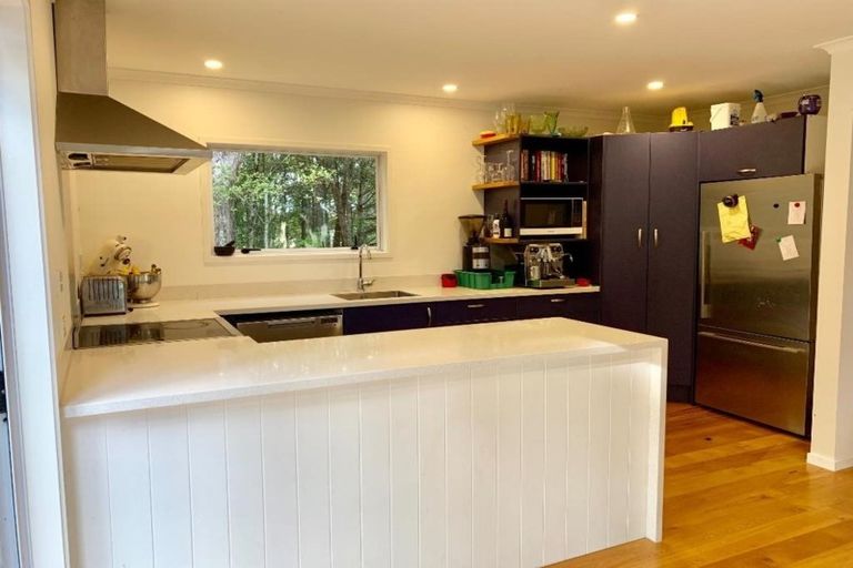 Photo of property in 21b Otanerua Road, Hatfields Beach, Orewa, 0931