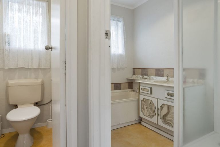 Photo of property in 2/84 Coronation Road, Mangere Bridge, Auckland, 2022