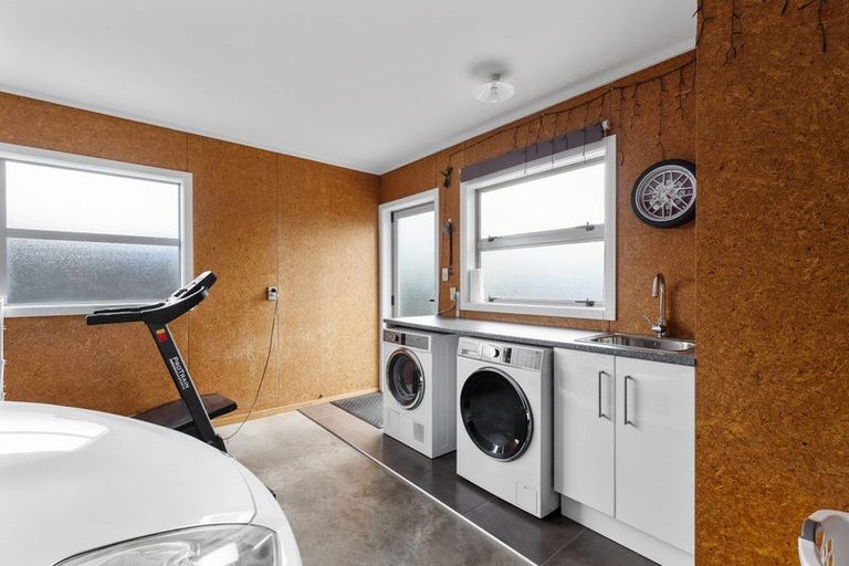 Photo of property in 62 Rosalie Terrace, Kelvin Grove, Palmerston North, 4414