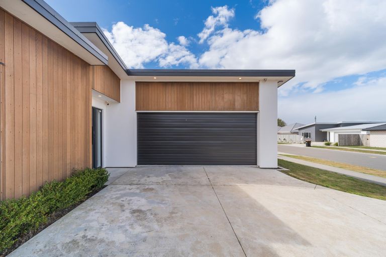 Photo of property in 61 Freedom Drive, Kelvin Grove, Palmerston North, 4414