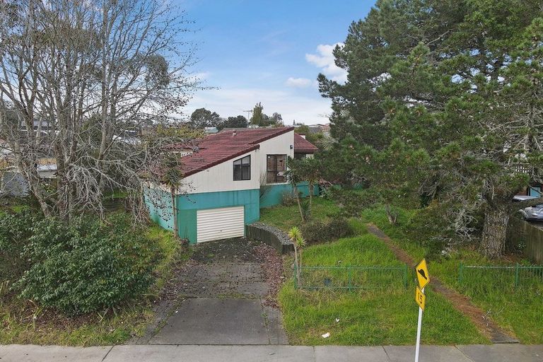 Photo of property in 4 West Harbour Drive, West Harbour, Auckland, 0618