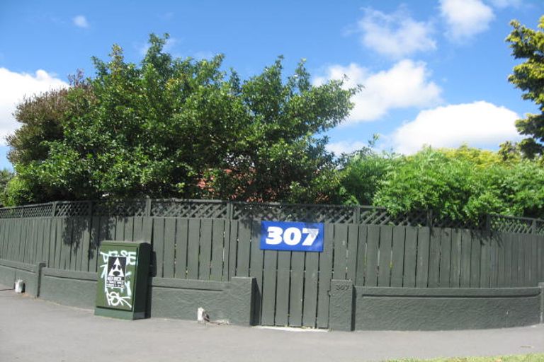 Photo of property in 307 Riccarton Road, Upper Riccarton, Christchurch, 8041