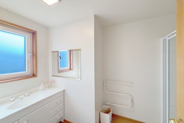 Photo of property in 2/4 Sulby Road, Cashmere, Christchurch, 8022