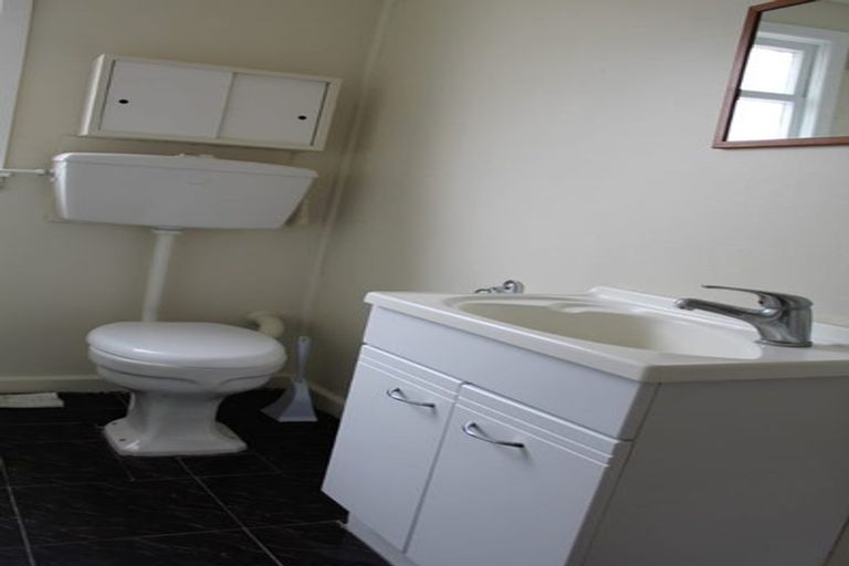 Photo of property in 553 Featherston Street, Roslyn, Palmerston North, 4414