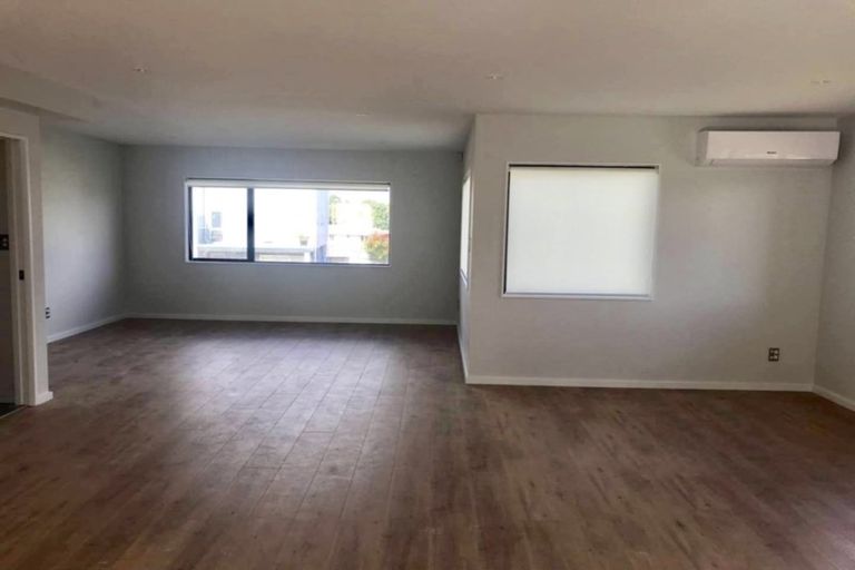 Photo of property in 30 Meritage Lane, Te Atatu South, Auckland, 0610