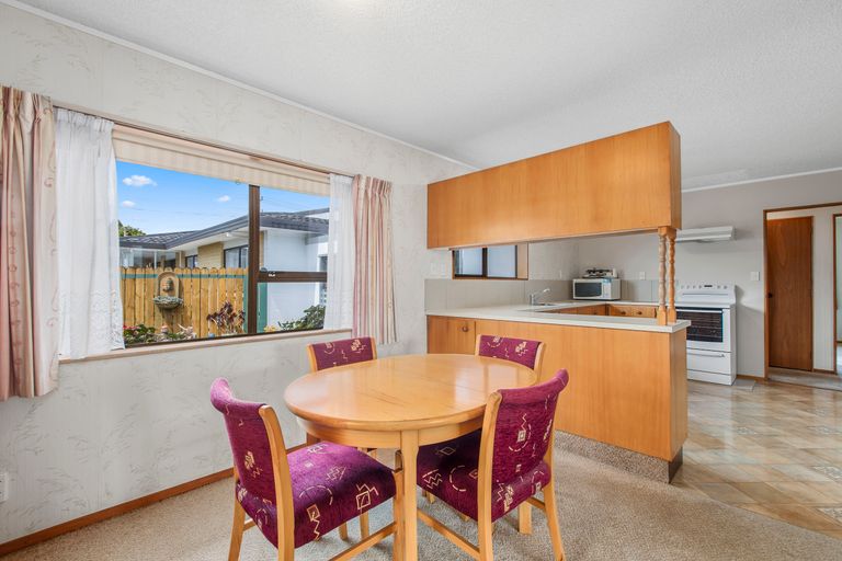 Photo of property in 2/208 Centreway Road, Orewa, 0931